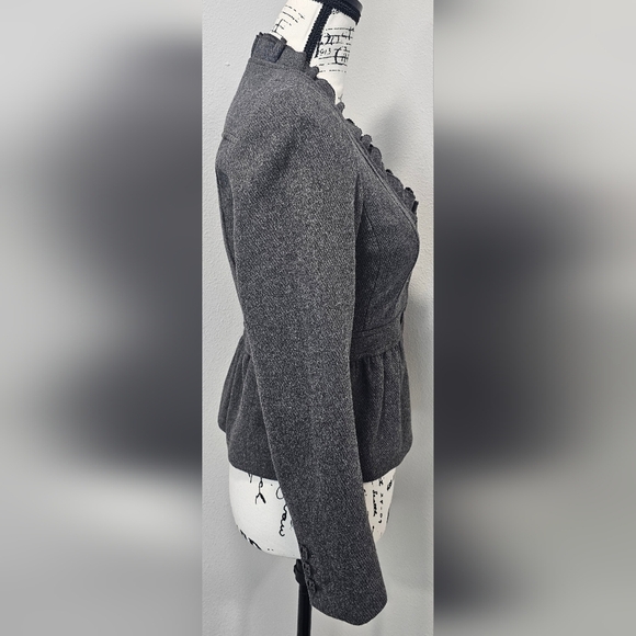 Ann Taylor Loft Women's Grey Wool Blend Ruffled Collar Crop Blazer Size 0P NWT - Picture 4 of 13